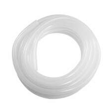 Vit silikonslang ihoprullad i en rulle