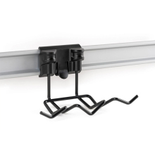 Toolflex sopsetshllare monterad p Toolflex One-skena i aluminium, svart hllare med krok fr upphngning av sopborste och skyffel.