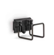 Svart universalhllare frn Toolflex One monterad p vgg, avsedd fr upphngning av redskap, slangar eller sladdar