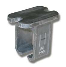 N�rbild p� en Henderson takkonsol i gjuten aluminium, modell 4A/290, med �ppning f�r skena och pr�glad m�rkning framtill.