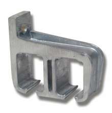 N�rbild p� v�ggmonterad metallkonsol fr�n Henderson, modell 5/290, med plats f�r tv� skenor och f�rborrat h�l f�r inf�stning.